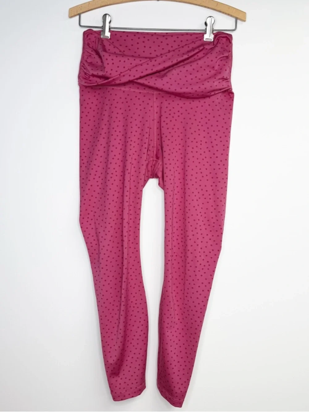 Nike Women Yoga‎ Dots Twist 7/8 Pants Leggings Medium DN4756-633 Rose Pink